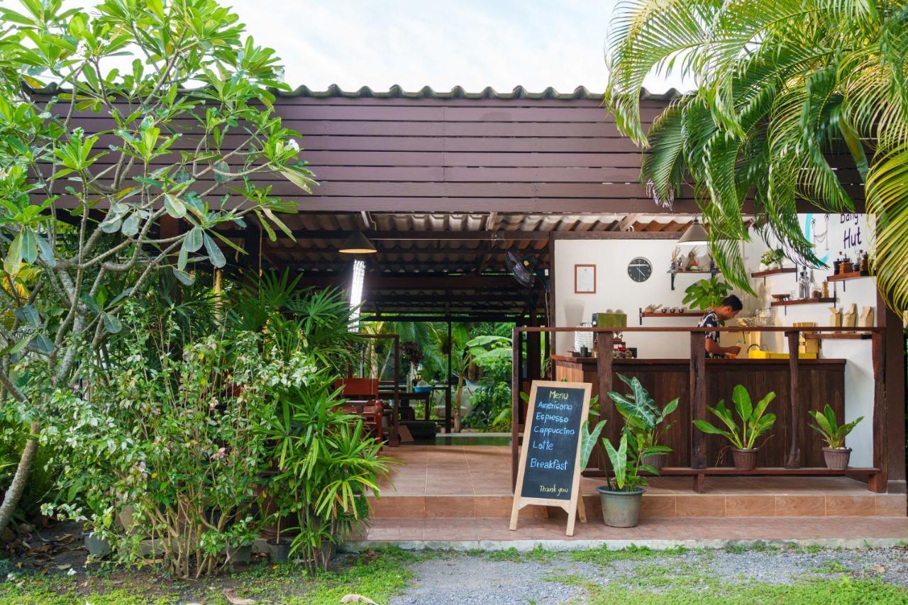 Hotel Bang Po Hut Ban Bang Po Exterior foto