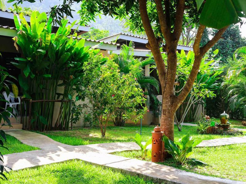 Hotel Bang Po Hut Ban Bang Po Exterior foto